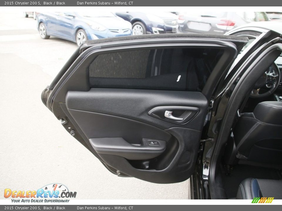 2015 Chrysler 200 S Black / Black Photo #11
