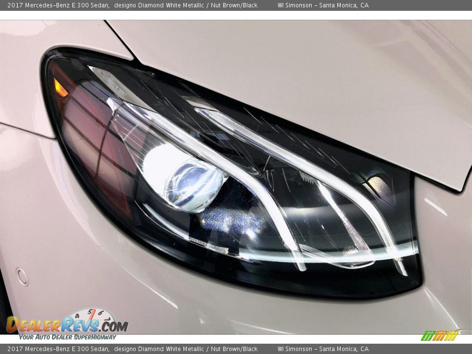 2017 Mercedes-Benz E 300 Sedan designo Diamond White Metallic / Nut Brown/Black Photo #32