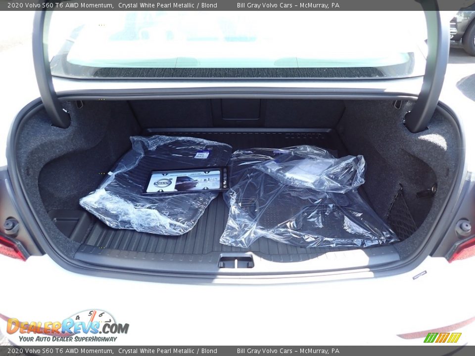 2020 Volvo S60 T6 AWD Momentum Crystal White Pearl Metallic / Blond Photo #3