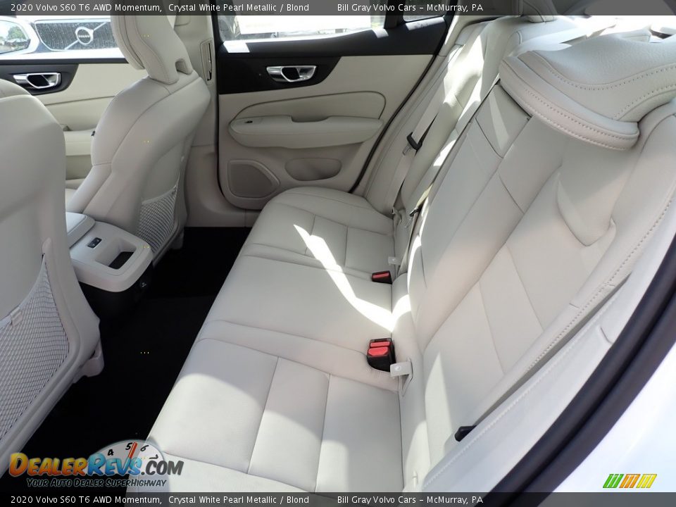 2020 Volvo S60 T6 AWD Momentum Crystal White Pearl Metallic / Blond Photo #8