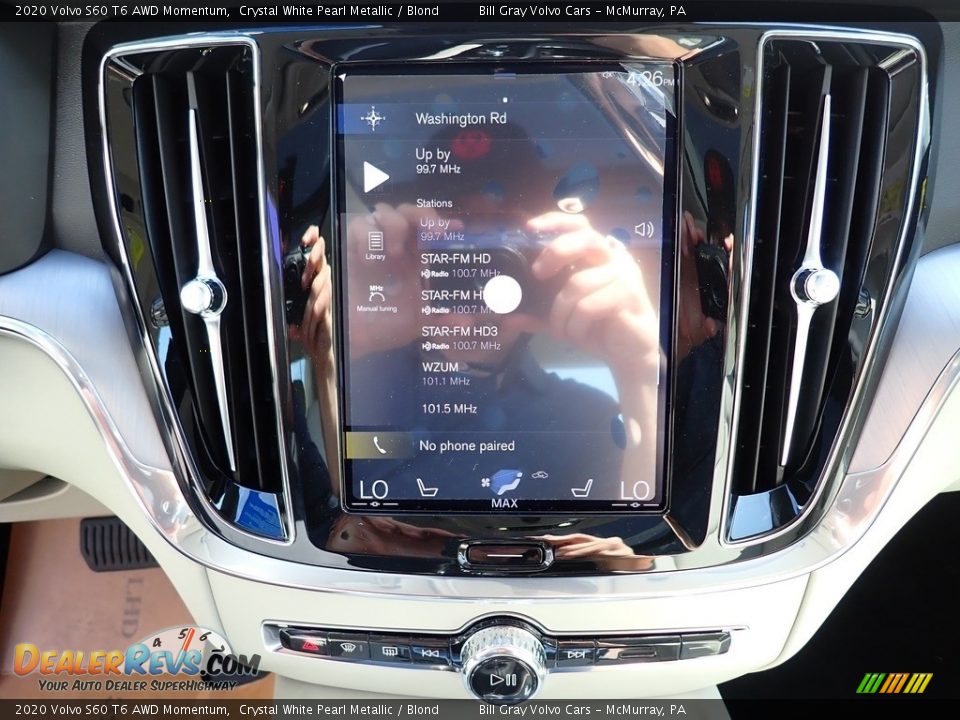 2020 Volvo S60 T6 AWD Momentum Crystal White Pearl Metallic / Blond Photo #15