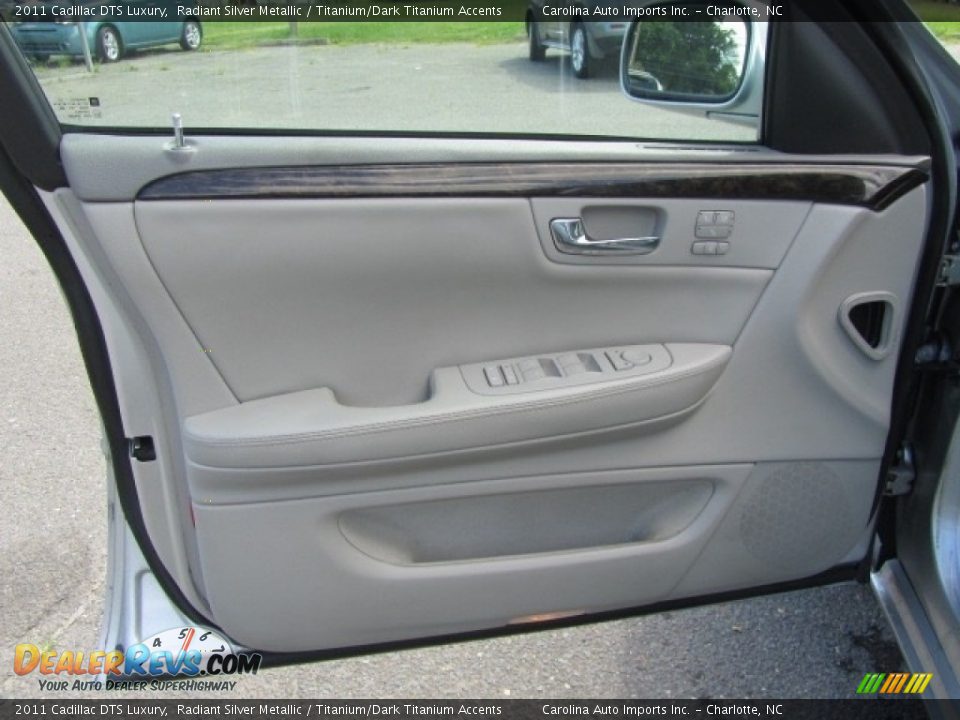 2011 Cadillac DTS Luxury Radiant Silver Metallic / Titanium/Dark Titanium Accents Photo #17