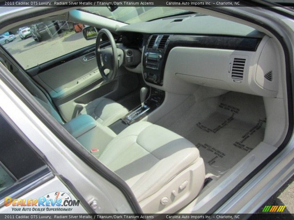 2011 Cadillac DTS Luxury Radiant Silver Metallic / Titanium/Dark Titanium Accents Photo #21
