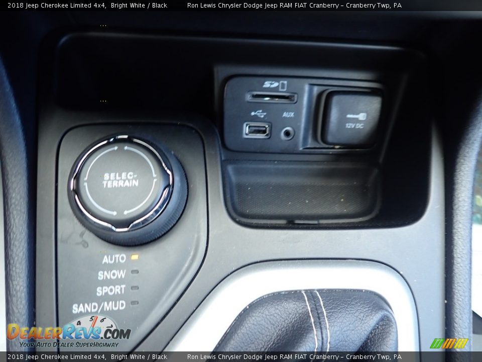 2018 Jeep Cherokee Limited 4x4 Bright White / Black Photo #21