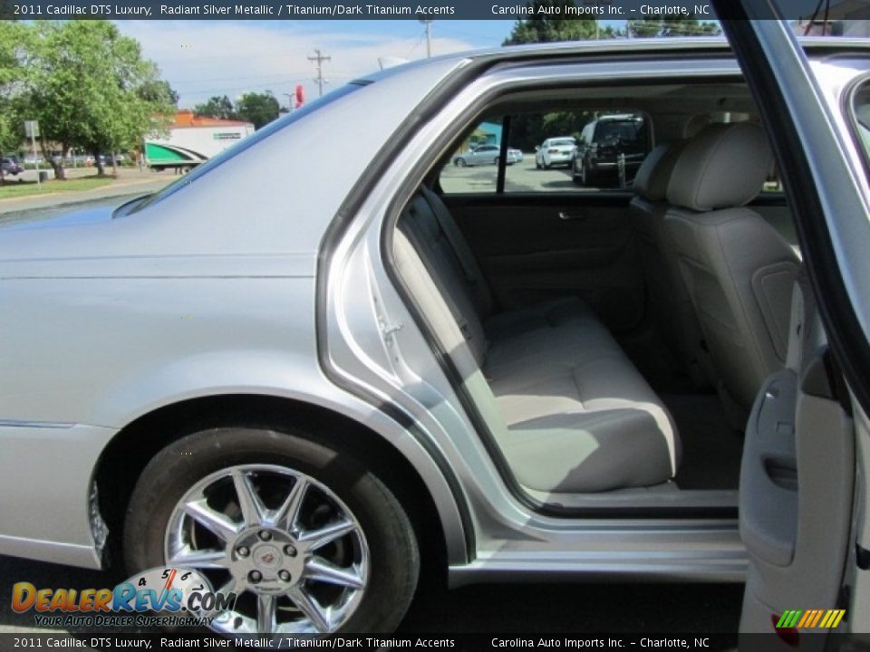 2011 Cadillac DTS Luxury Radiant Silver Metallic / Titanium/Dark Titanium Accents Photo #25