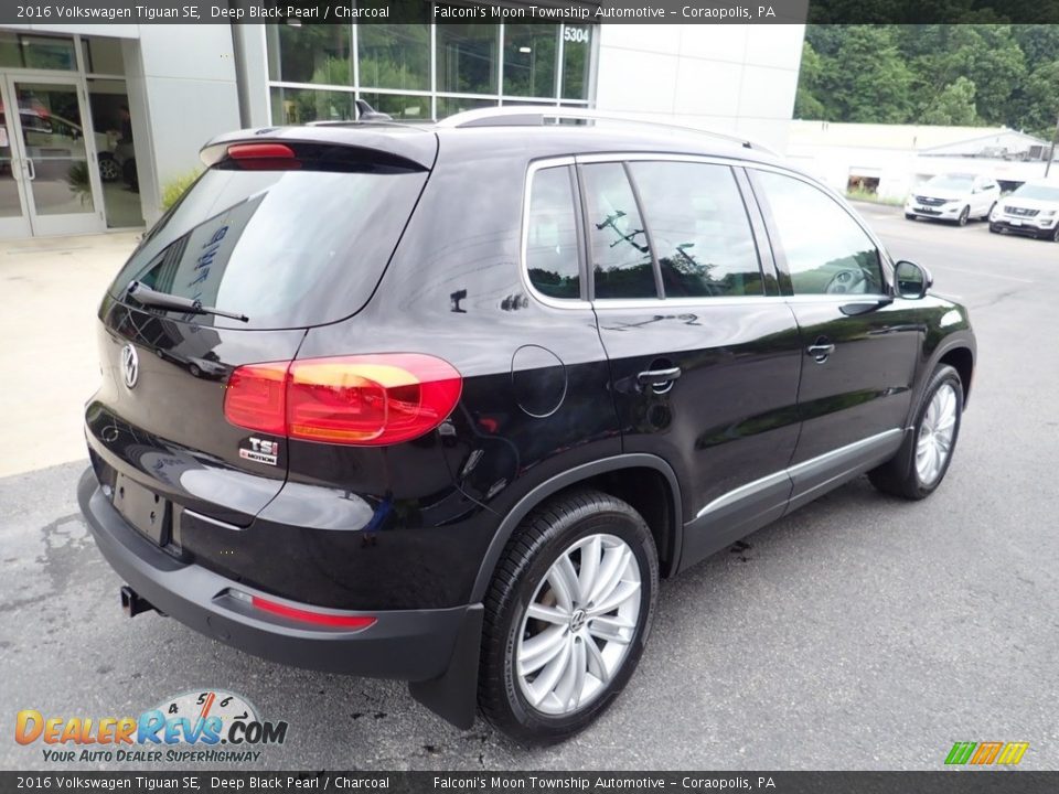 2016 Volkswagen Tiguan SE Deep Black Pearl / Charcoal Photo #2