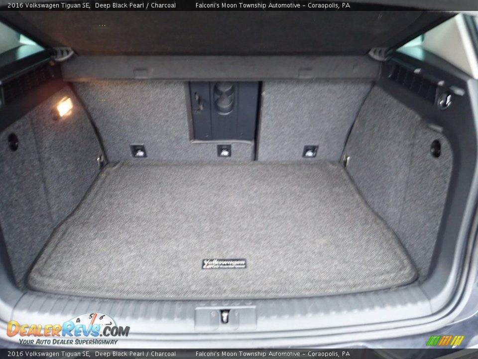 2016 Volkswagen Tiguan SE Trunk Photo #4