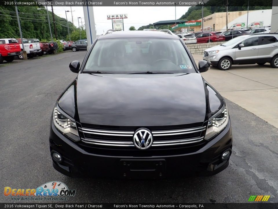 2016 Volkswagen Tiguan SE Deep Black Pearl / Charcoal Photo #8