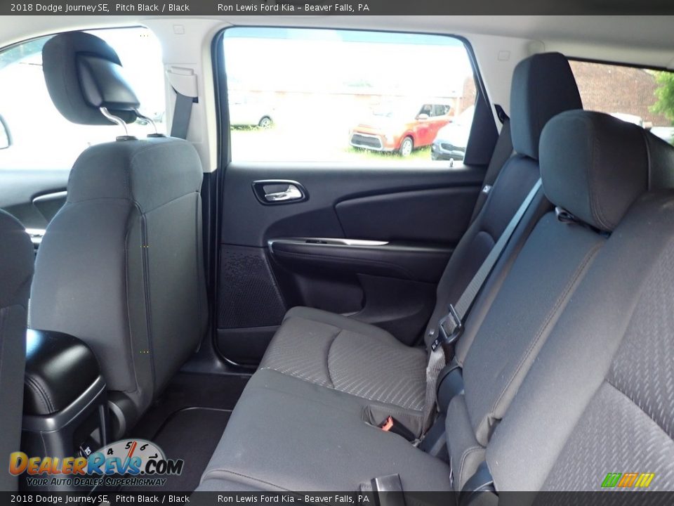 2018 Dodge Journey SE Pitch Black / Black Photo #12