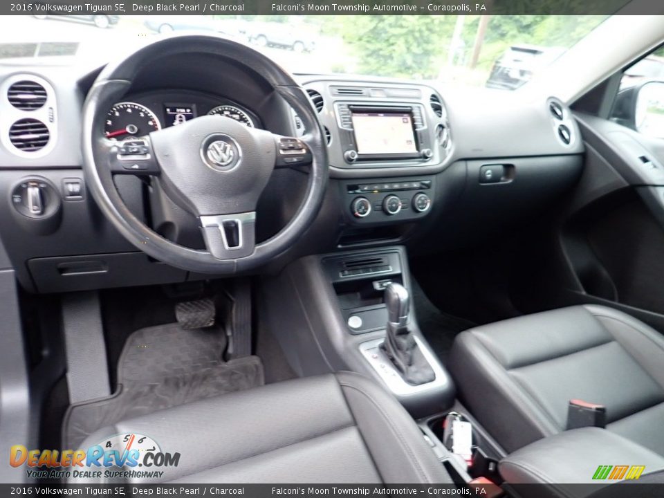 Charcoal Interior - 2016 Volkswagen Tiguan SE Photo #17
