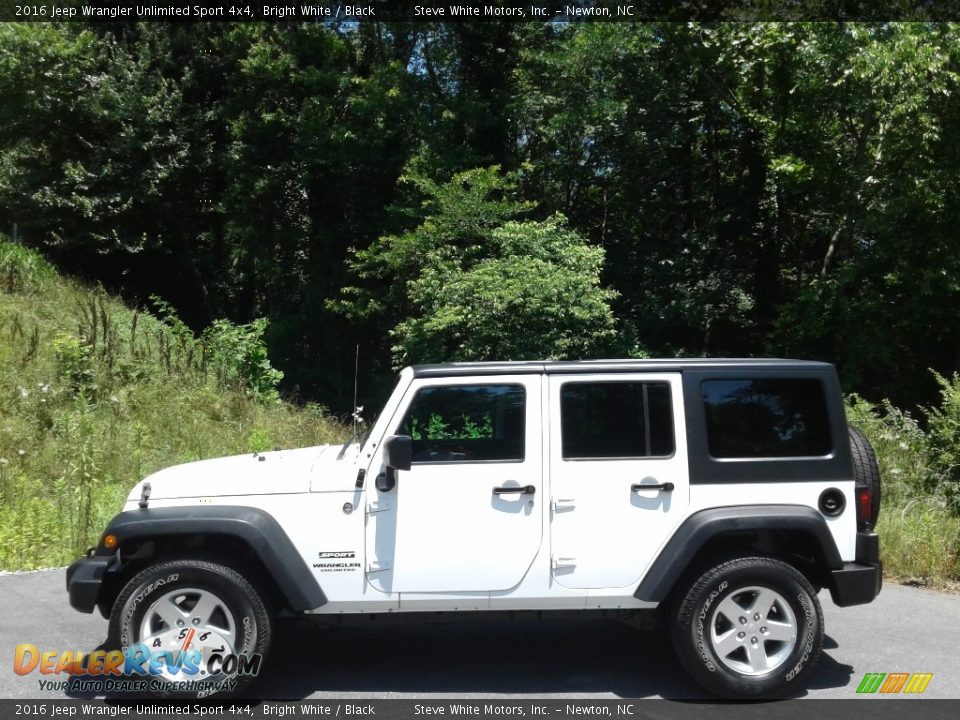 2016 Jeep Wrangler Unlimited Sport 4x4 Bright White / Black Photo #1