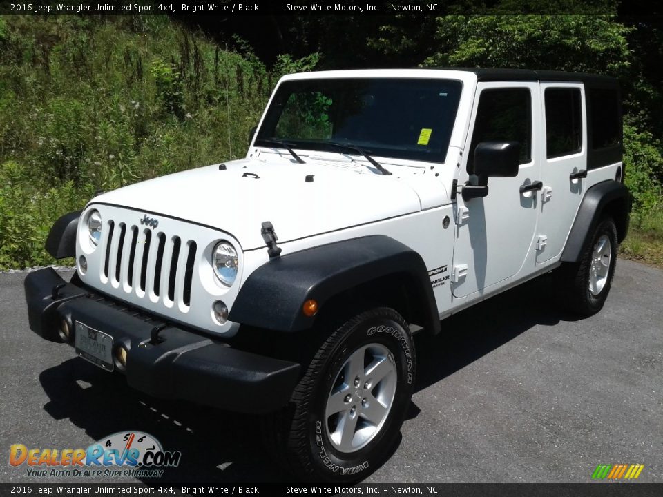 2016 Jeep Wrangler Unlimited Sport 4x4 Bright White / Black Photo #2