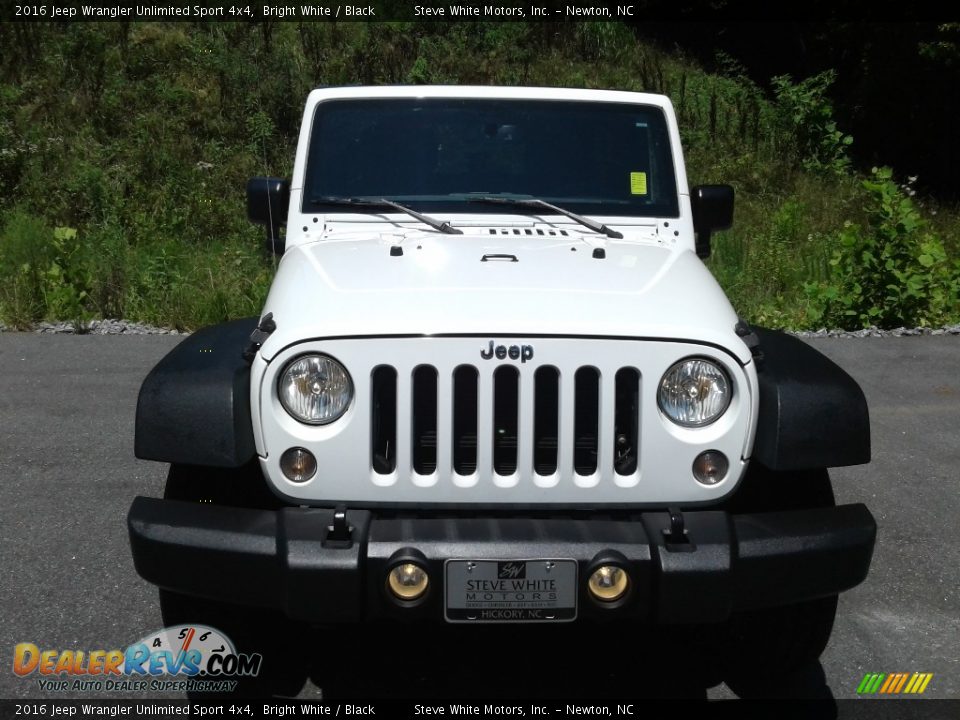 2016 Jeep Wrangler Unlimited Sport 4x4 Bright White / Black Photo #3