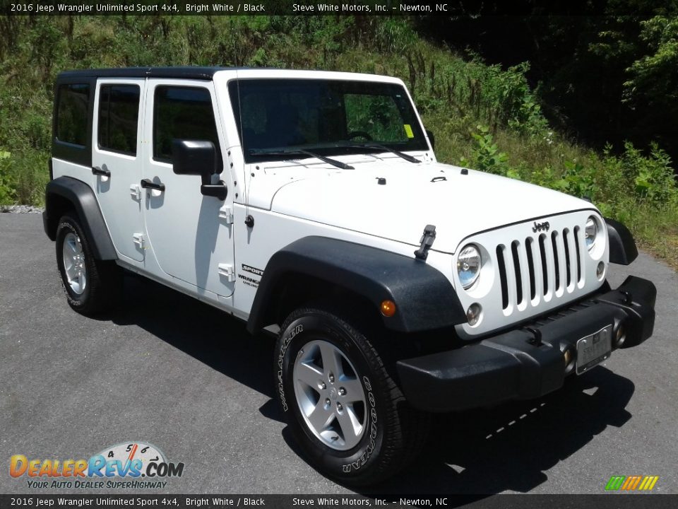 2016 Jeep Wrangler Unlimited Sport 4x4 Bright White / Black Photo #4