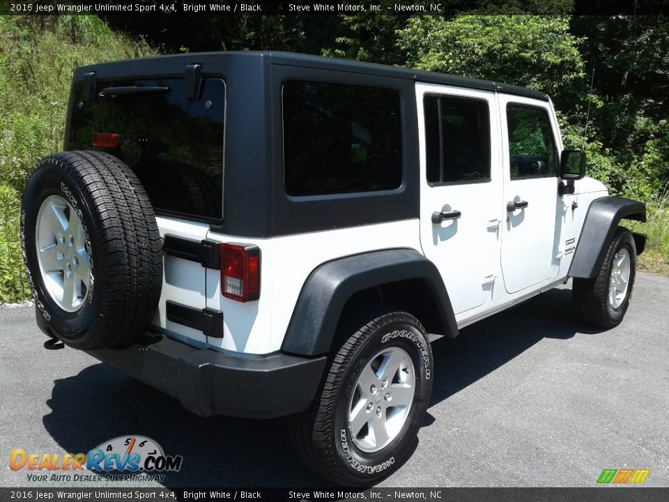 2016 Jeep Wrangler Unlimited Sport 4x4 Bright White / Black Photo #6