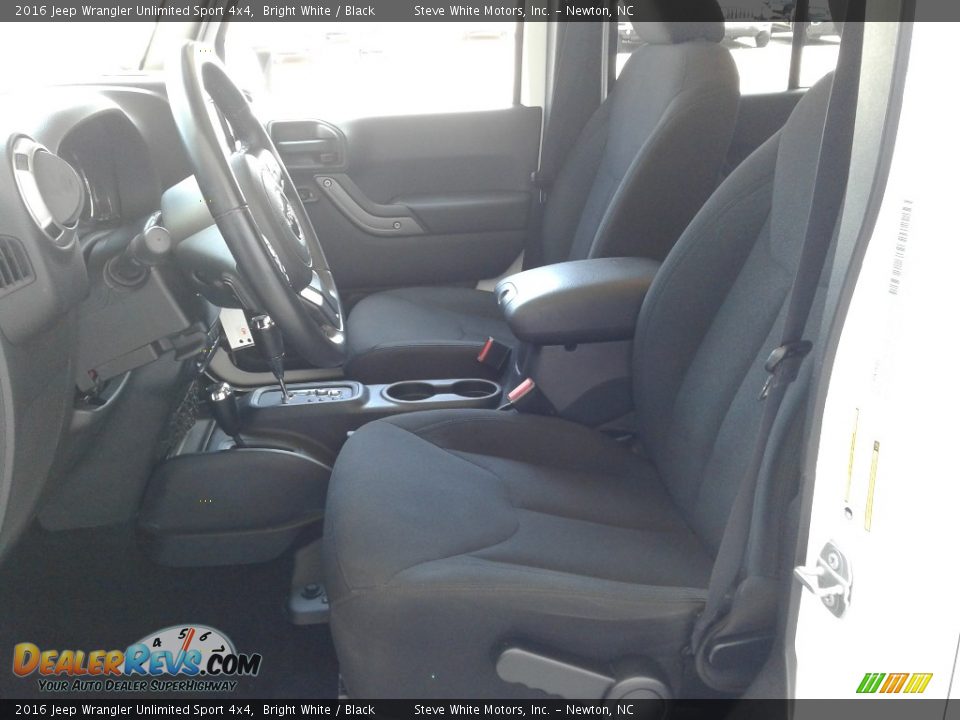 2016 Jeep Wrangler Unlimited Sport 4x4 Bright White / Black Photo #10