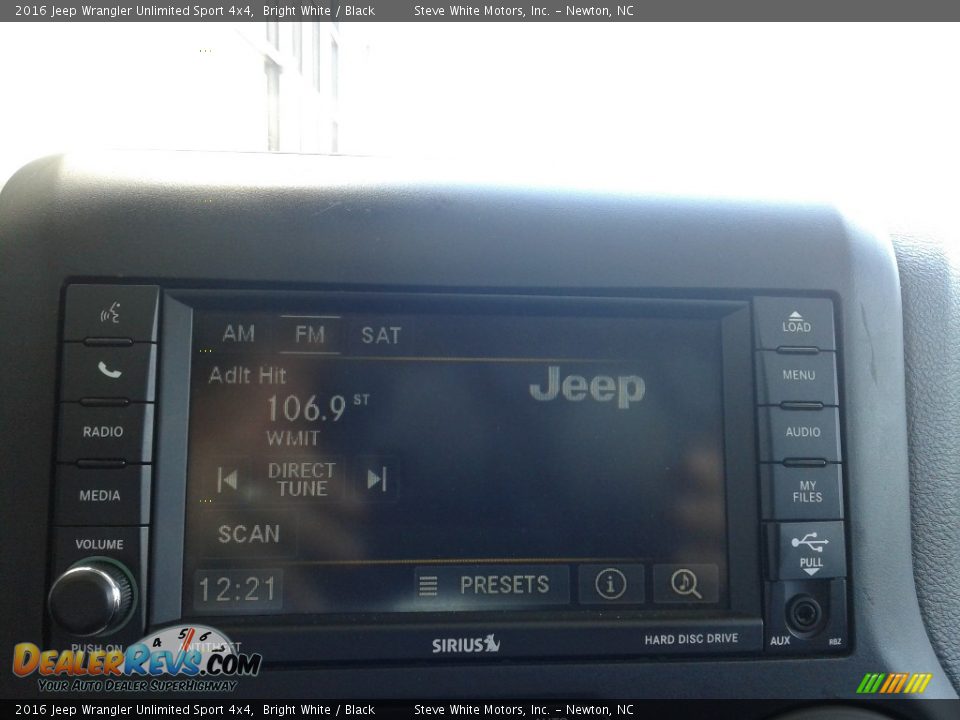 2016 Jeep Wrangler Unlimited Sport 4x4 Bright White / Black Photo #21