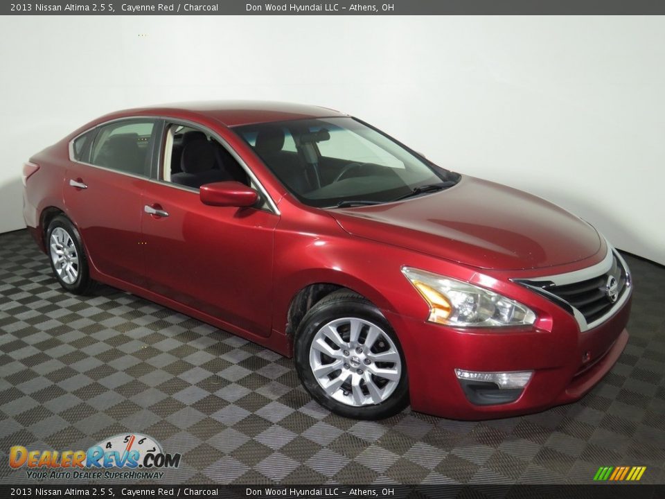 2013 Nissan Altima 2.5 S Cayenne Red / Charcoal Photo #2
