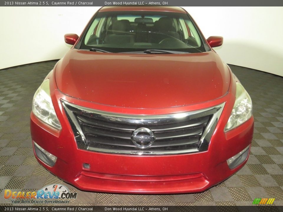 2013 Nissan Altima 2.5 S Cayenne Red / Charcoal Photo #4