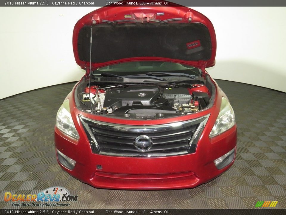 2013 Nissan Altima 2.5 S Cayenne Red / Charcoal Photo #5
