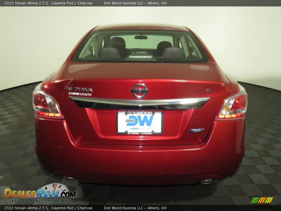 2013 Nissan Altima 2.5 S Cayenne Red / Charcoal Photo #11