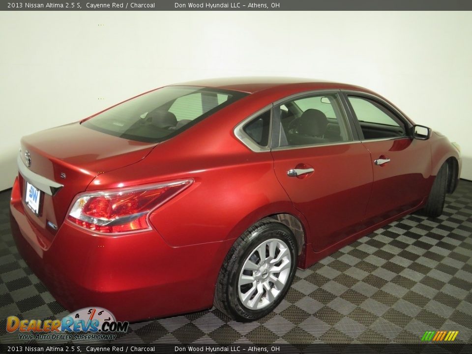 2013 Nissan Altima 2.5 S Cayenne Red / Charcoal Photo #14