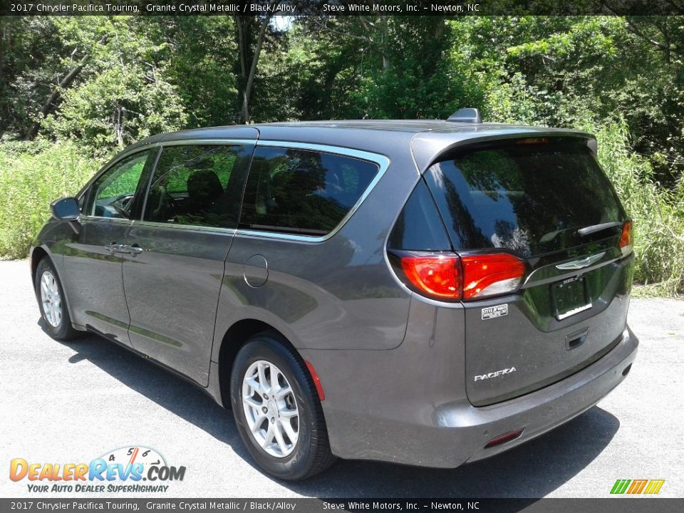 2017 Chrysler Pacifica Touring Granite Crystal Metallic / Black/Alloy Photo #8