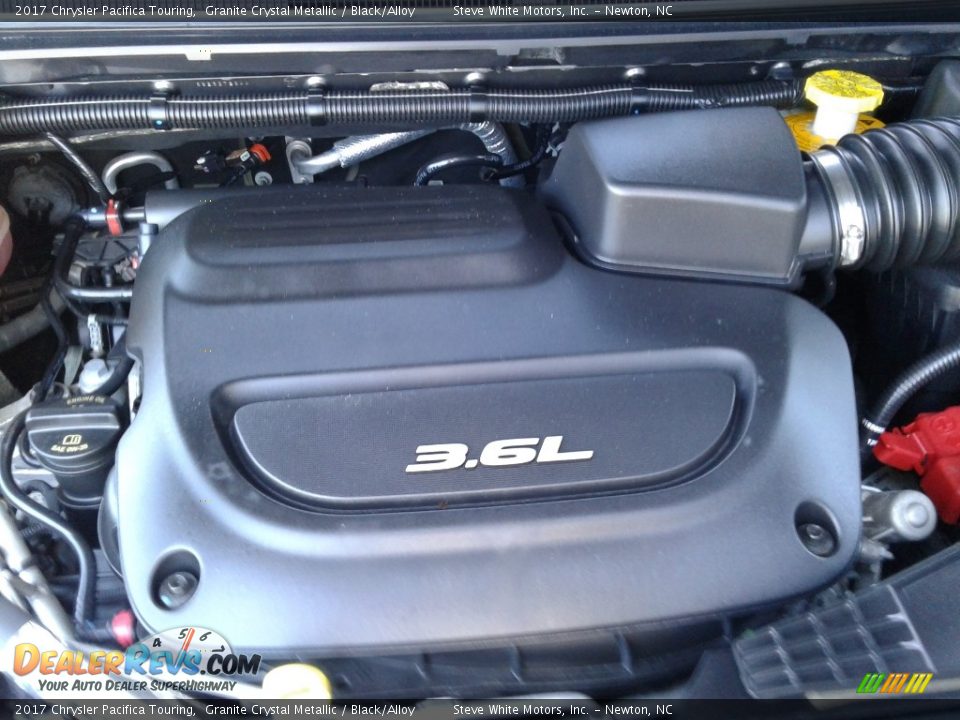 2017 Chrysler Pacifica Touring Granite Crystal Metallic / Black/Alloy Photo #9