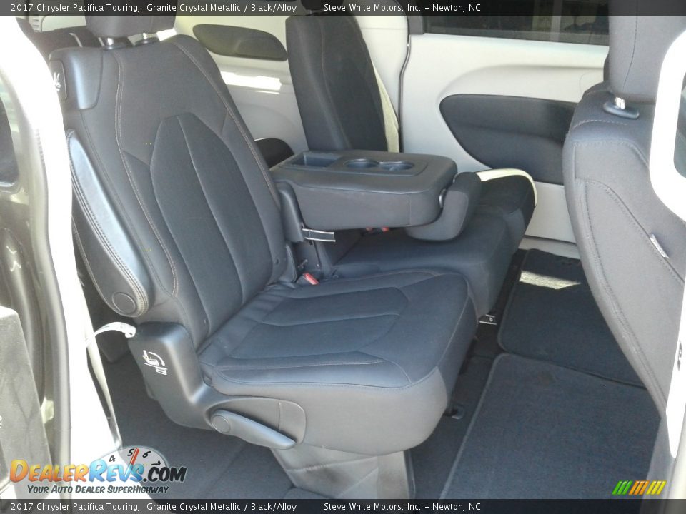 2017 Chrysler Pacifica Touring Granite Crystal Metallic / Black/Alloy Photo #13