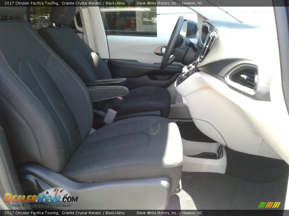 2017 Chrysler Pacifica Touring Granite Crystal Metallic / Black/Alloy Photo #14