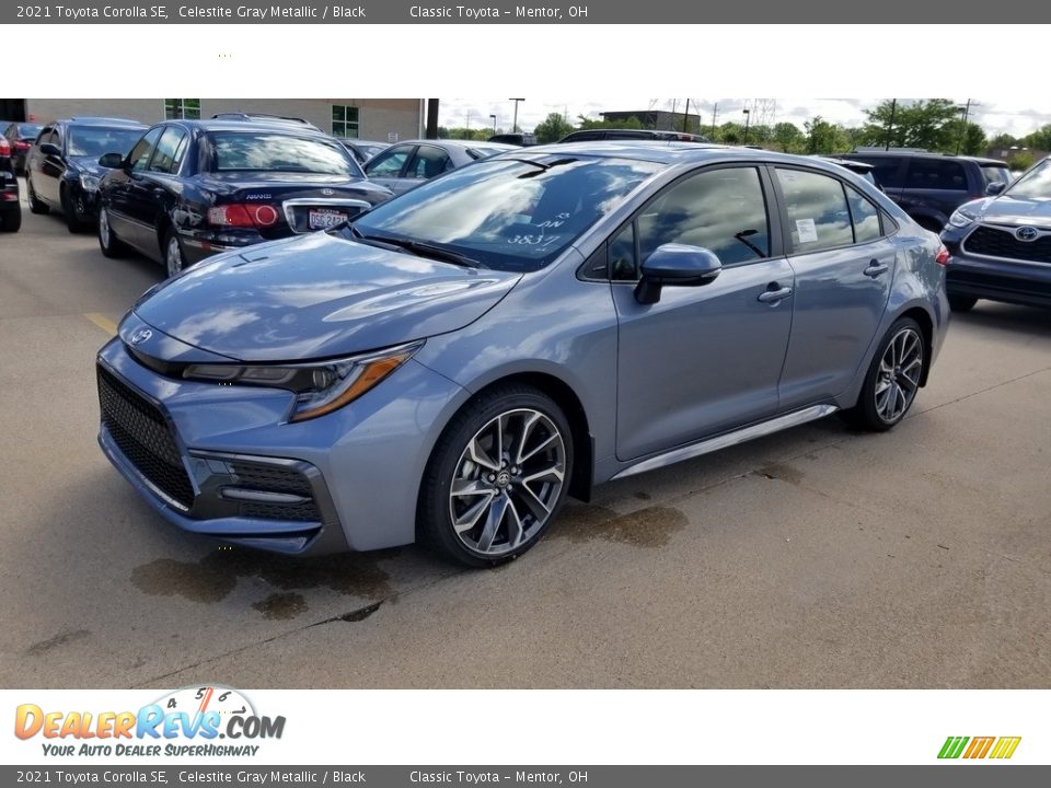 Front 3/4 View of 2021 Toyota Corolla SE Photo #1