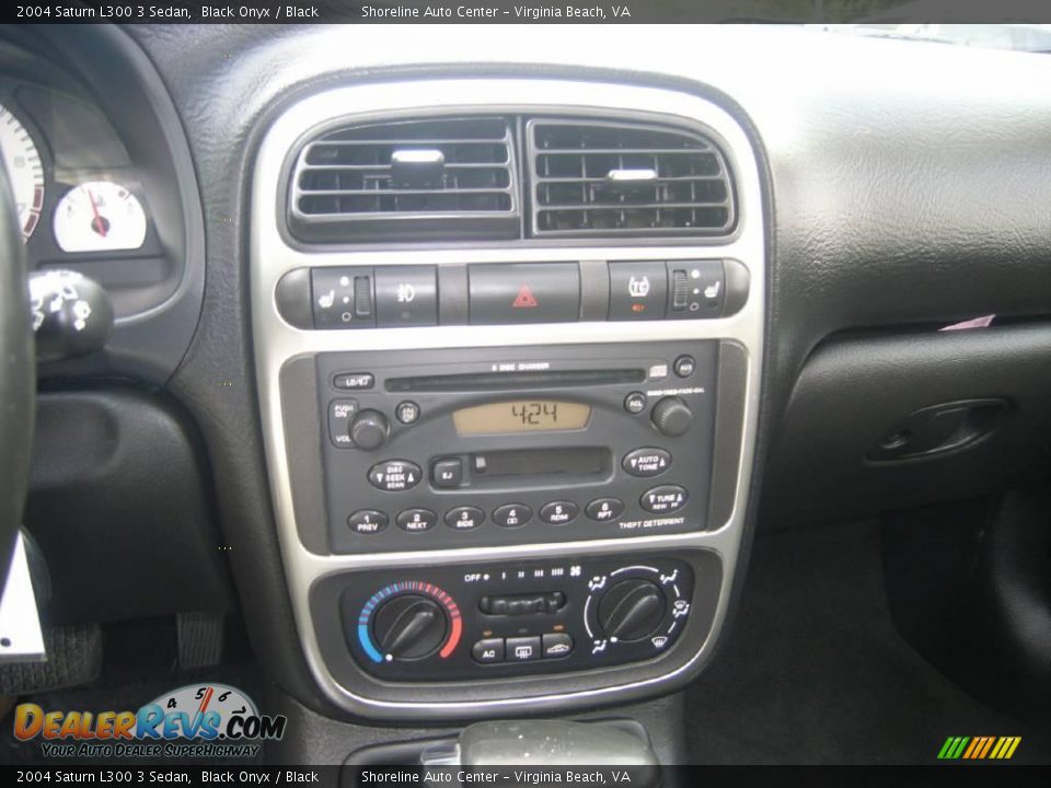 2004 Saturn L300 3 Sedan Black Onyx / Black Photo #16