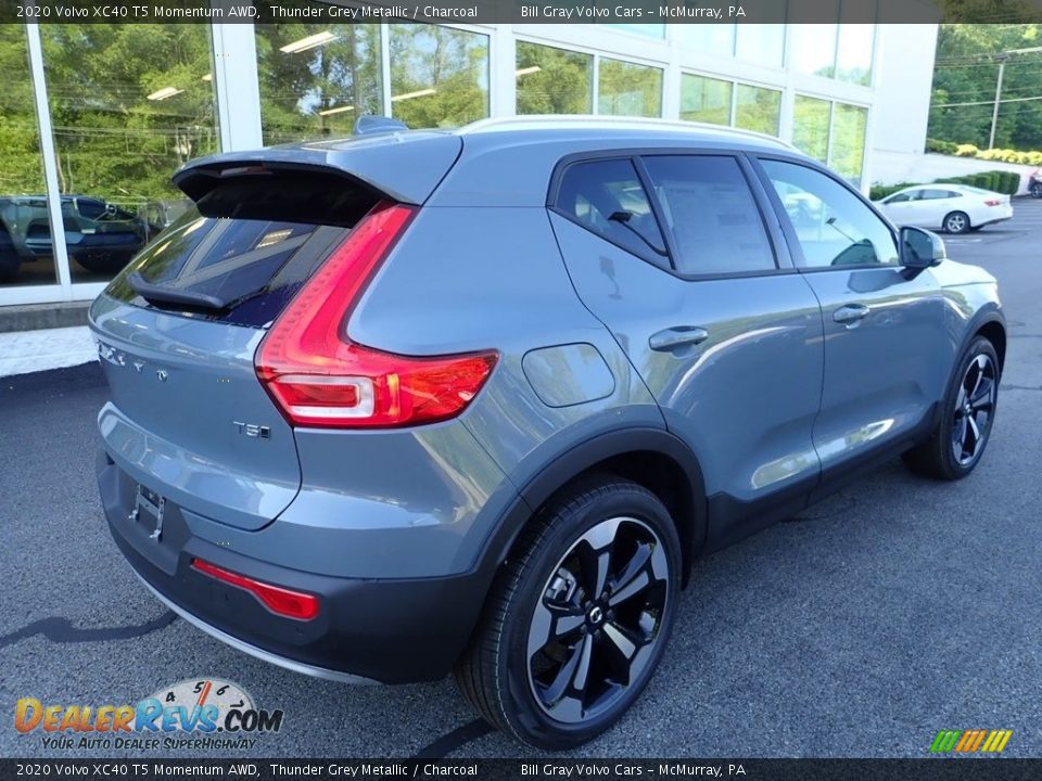 2020 Volvo XC40 T5 Momentum AWD Thunder Grey Metallic / Charcoal Photo #2
