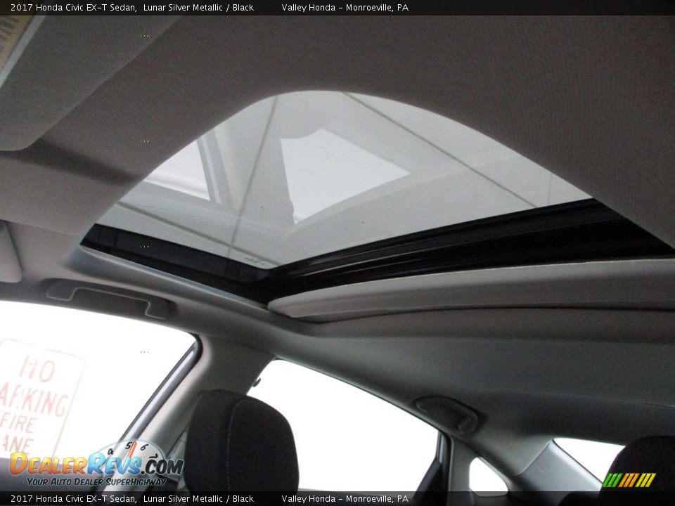 2017 Honda Civic EX-T Sedan Lunar Silver Metallic / Black Photo #10