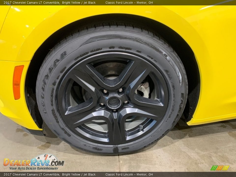 2017 Chevrolet Camaro LT Convertible Wheel Photo #5