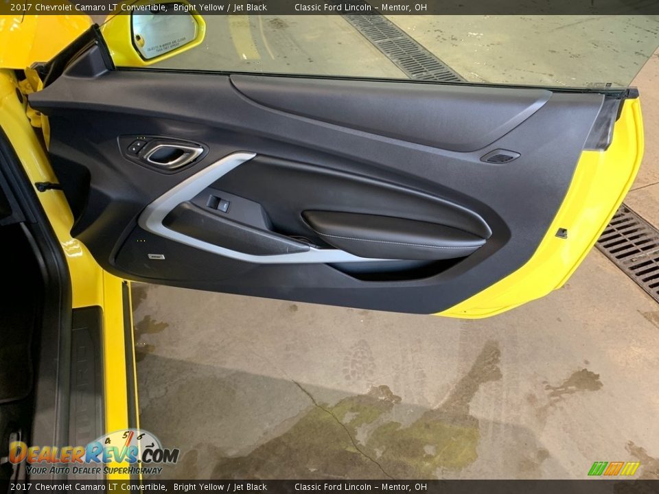 Door Panel of 2017 Chevrolet Camaro LT Convertible Photo #13