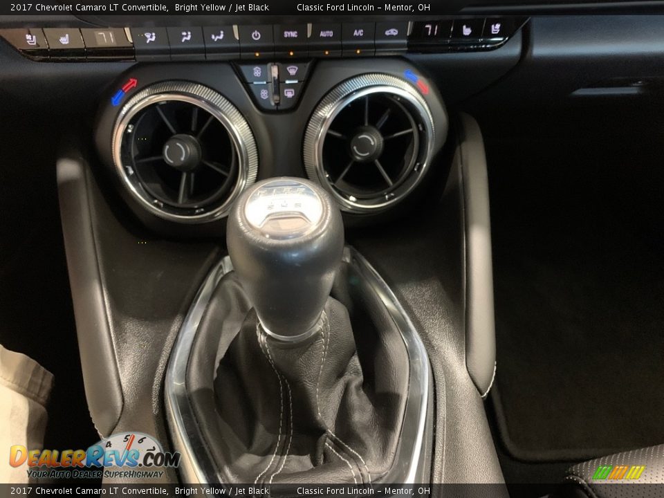 2017 Chevrolet Camaro LT Convertible Shifter Photo #18