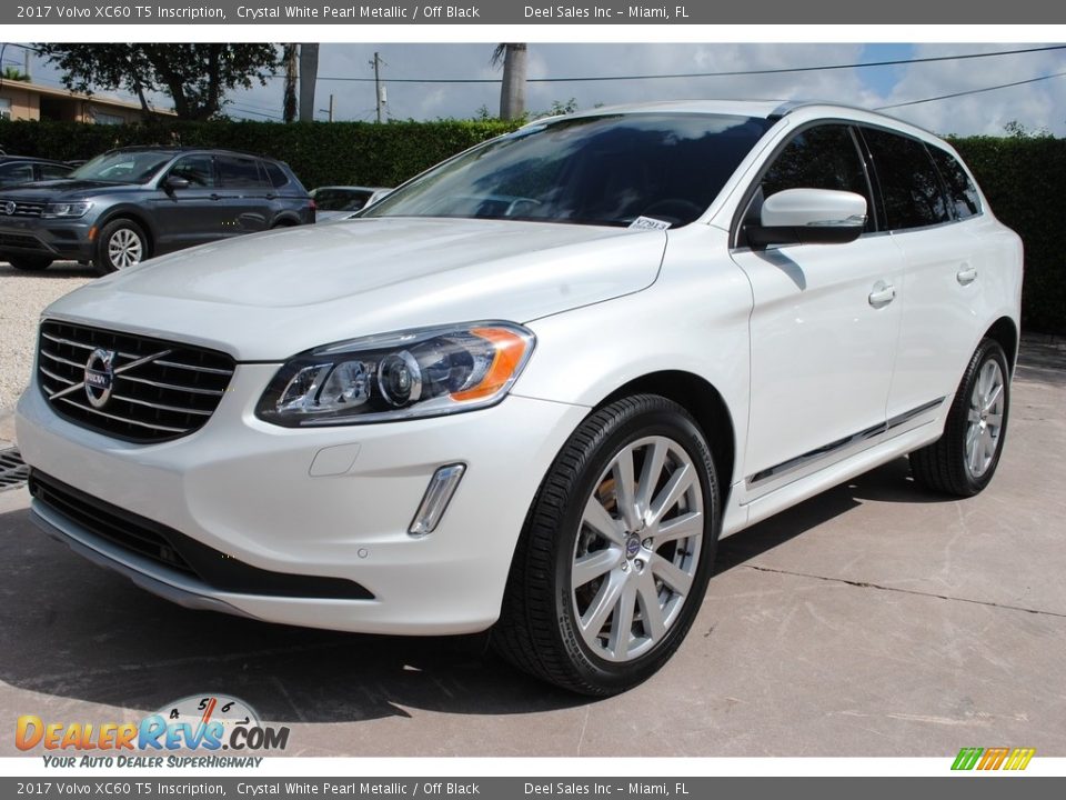 Crystal White Pearl Metallic 2017 Volvo XC60 T5 Inscription Photo #5