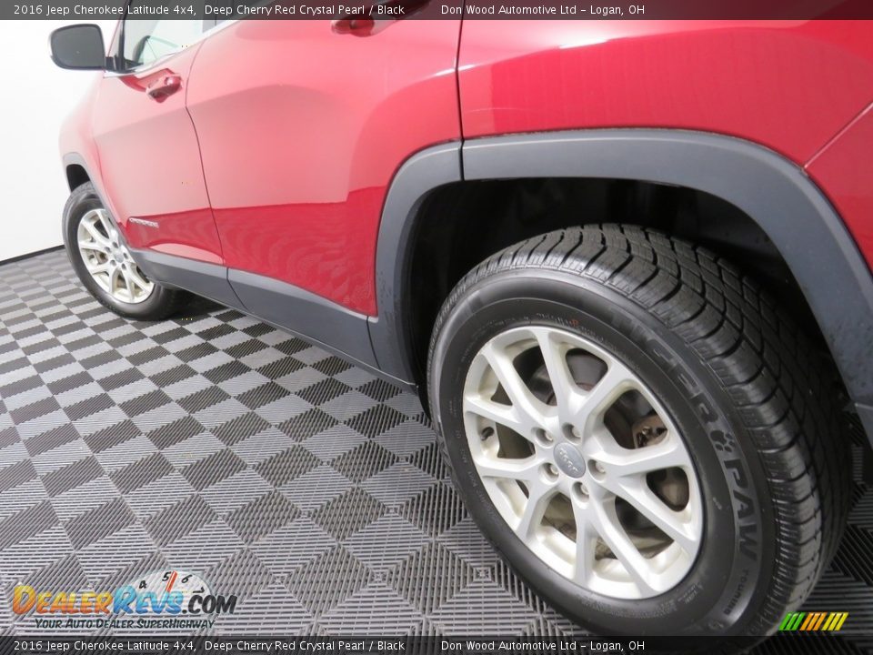 2016 Jeep Cherokee Latitude 4x4 Deep Cherry Red Crystal Pearl / Black Photo #10
