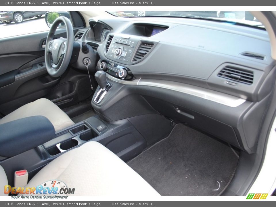 Dashboard of 2016 Honda CR-V SE AWD Photo #16