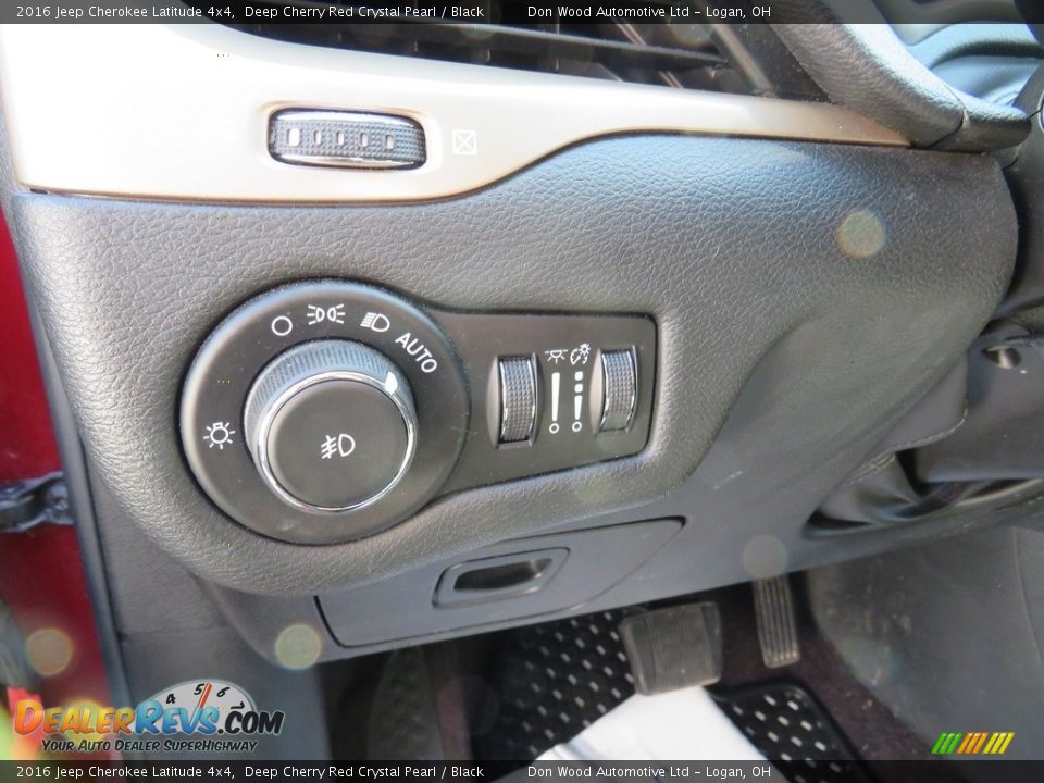 2016 Jeep Cherokee Latitude 4x4 Deep Cherry Red Crystal Pearl / Black Photo #18