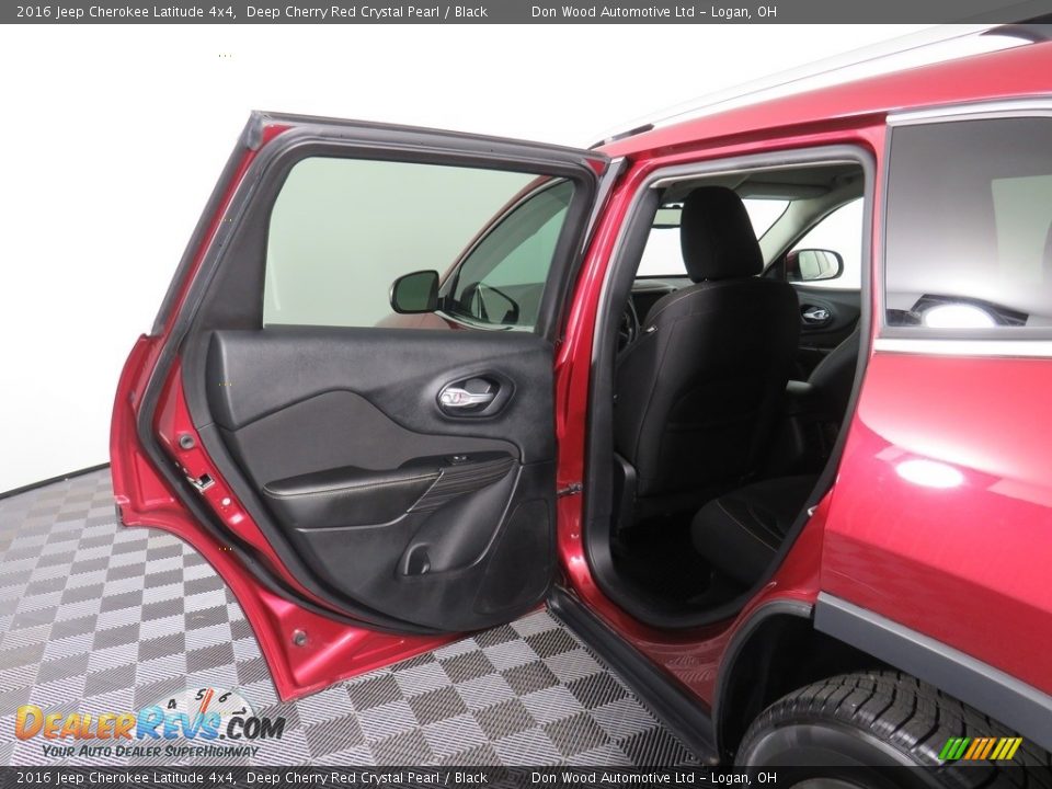 2016 Jeep Cherokee Latitude 4x4 Deep Cherry Red Crystal Pearl / Black Photo #31
