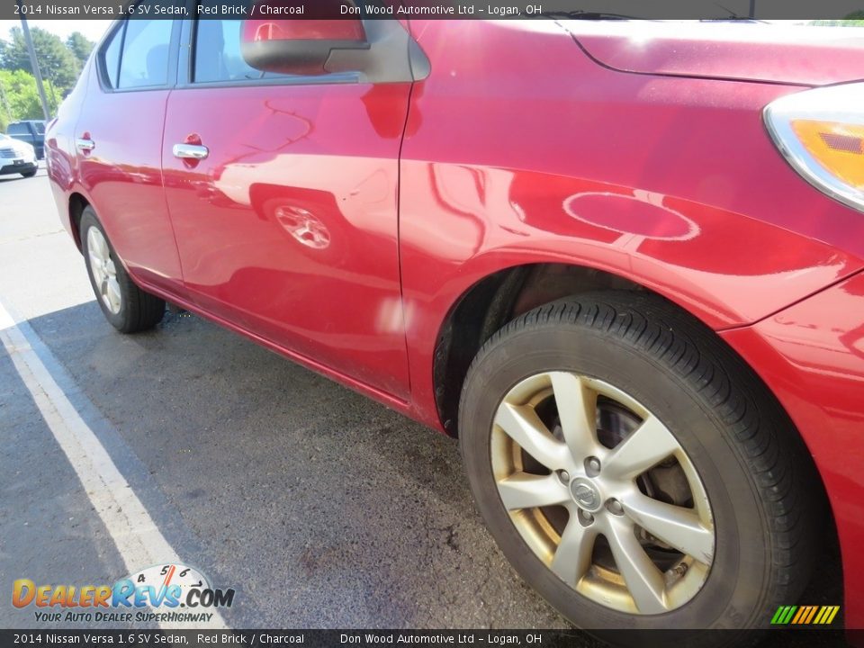 2014 Nissan Versa 1.6 SV Sedan Red Brick / Charcoal Photo #3