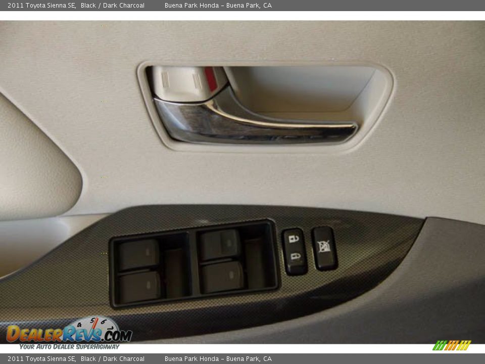2011 Toyota Sienna SE Black / Dark Charcoal Photo #31