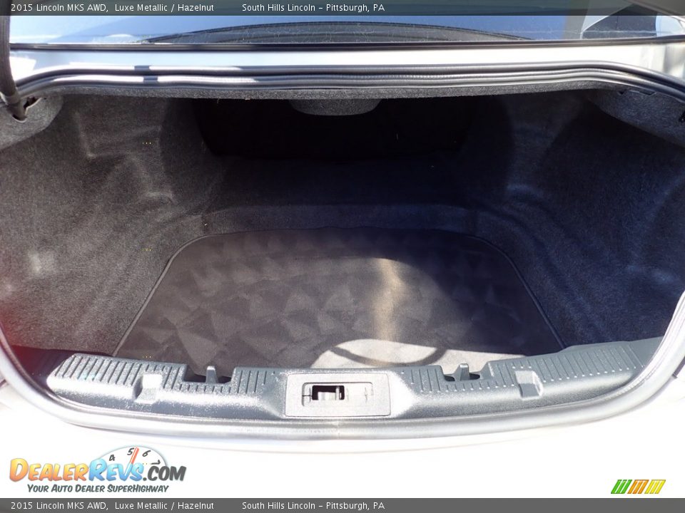 2015 Lincoln MKS AWD Trunk Photo #5