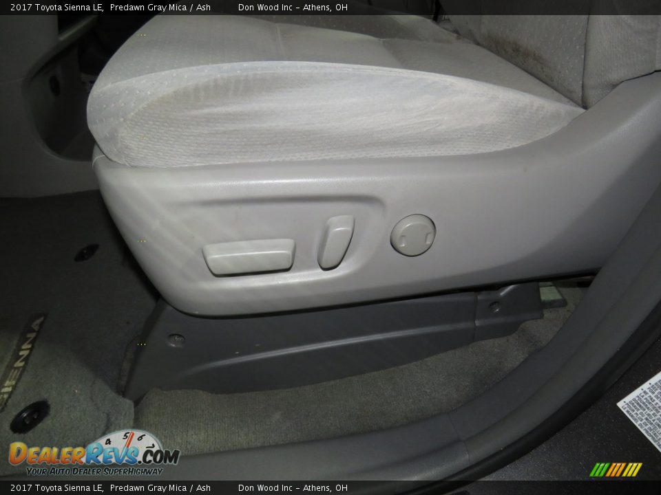 2017 Toyota Sienna LE Predawn Gray Mica / Ash Photo #18