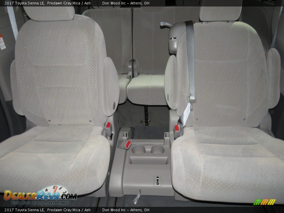 2017 Toyota Sienna LE Predawn Gray Mica / Ash Photo #20