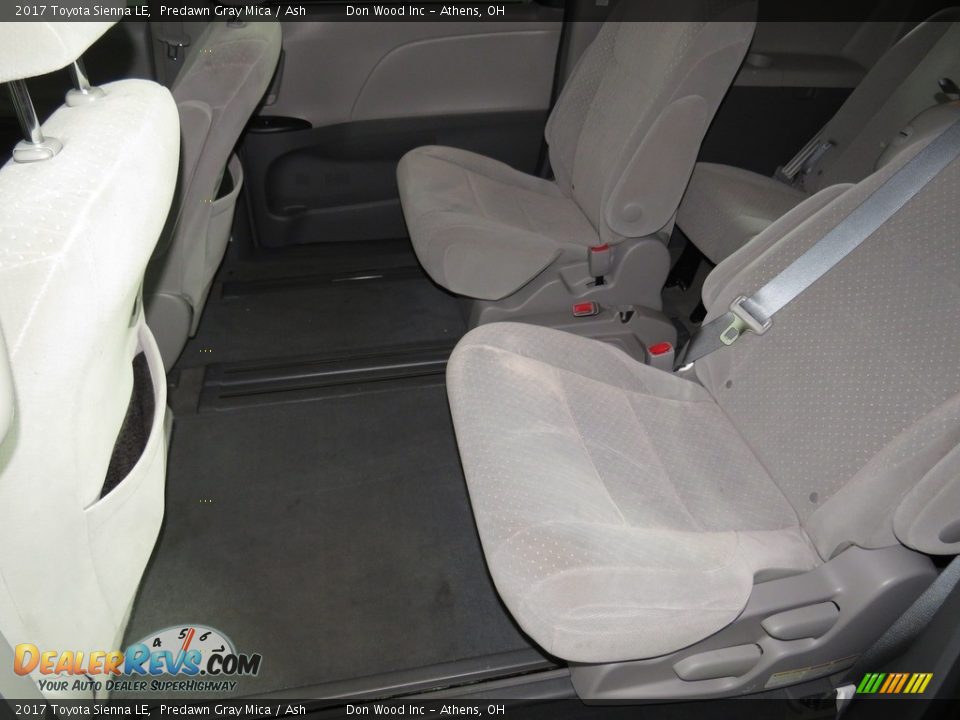 2017 Toyota Sienna LE Predawn Gray Mica / Ash Photo #21