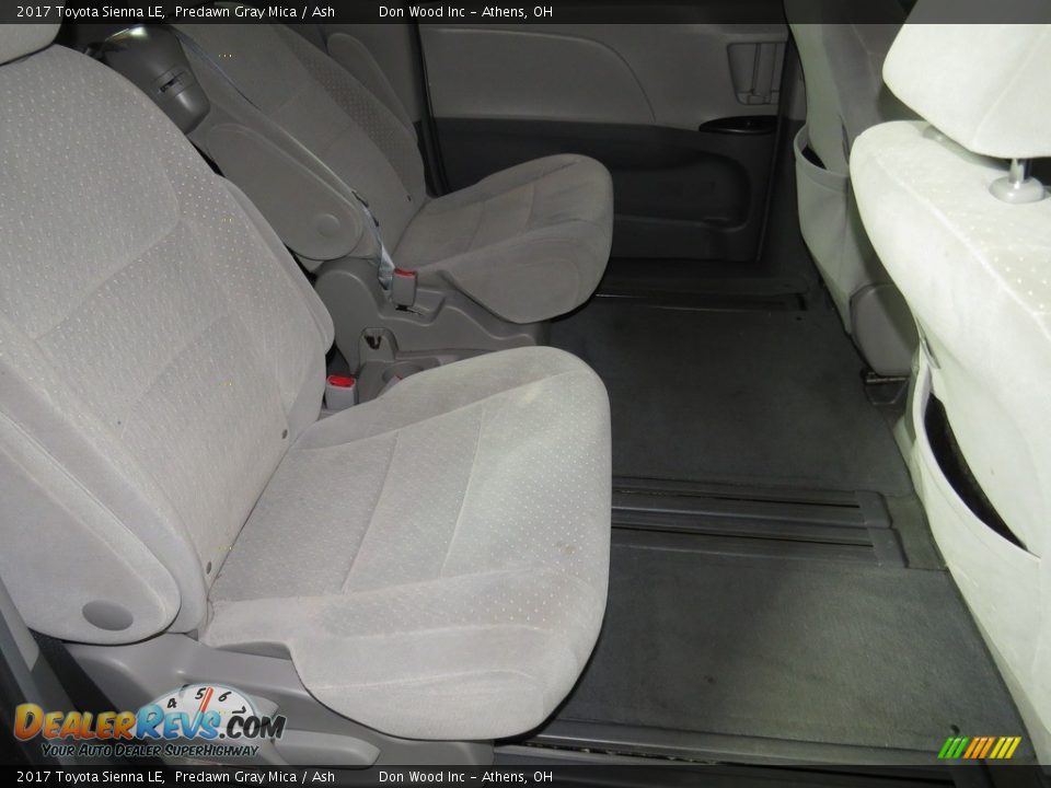 2017 Toyota Sienna LE Predawn Gray Mica / Ash Photo #23