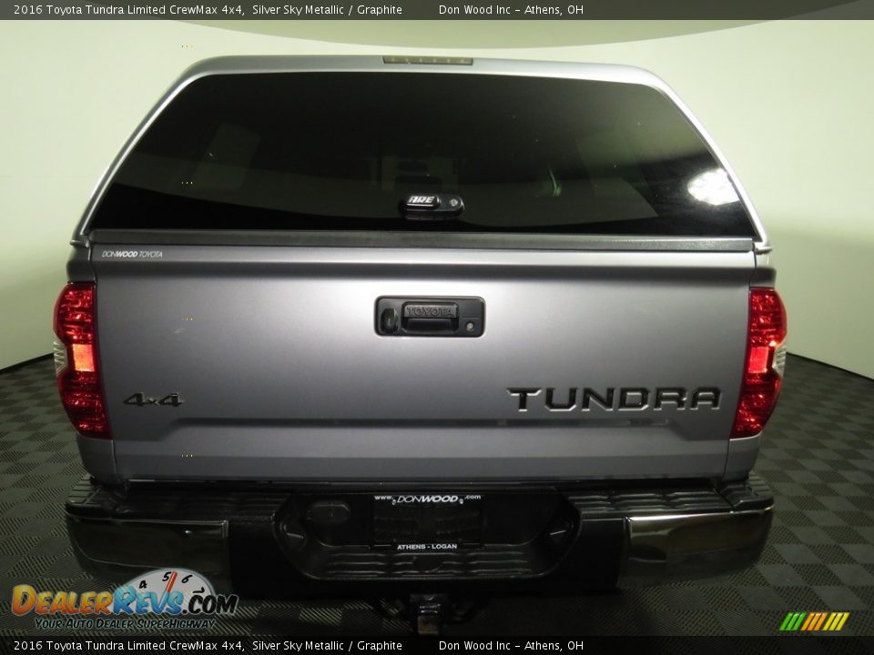 2016 Toyota Tundra Limited CrewMax 4x4 Silver Sky Metallic / Graphite Photo #11